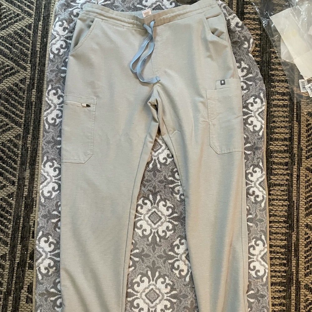 Figs space grey yola